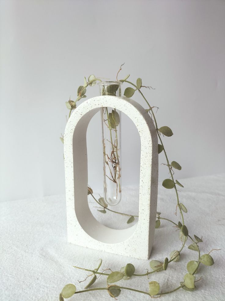 Half Light Propagation Vase
